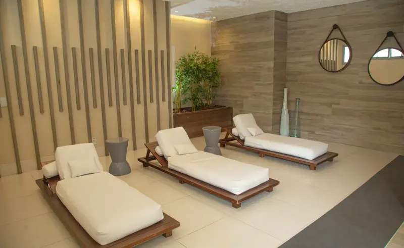 Imagem real do spa com sauna do RG Personal Residences