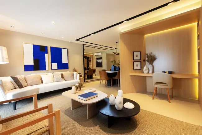 Sala de estar — Atmosfera Condominium Park · Decorado de 4 quartos