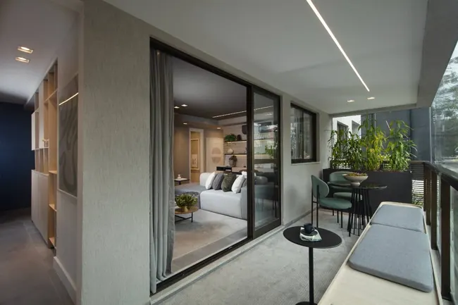 Varanda decorada — Atmosfera Condominium Park · Decorado de 3 quartos