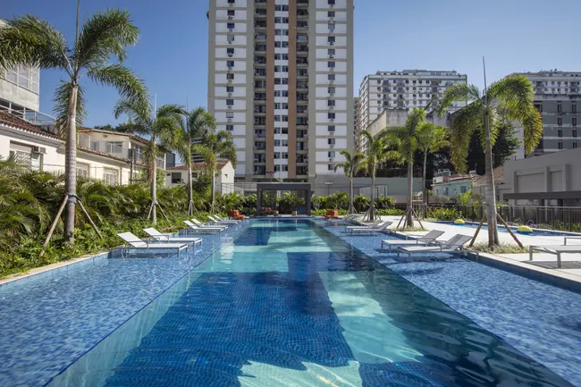 Piscina com raia de 25 m — Atmosfera Condominium Park · Condomínio pronto