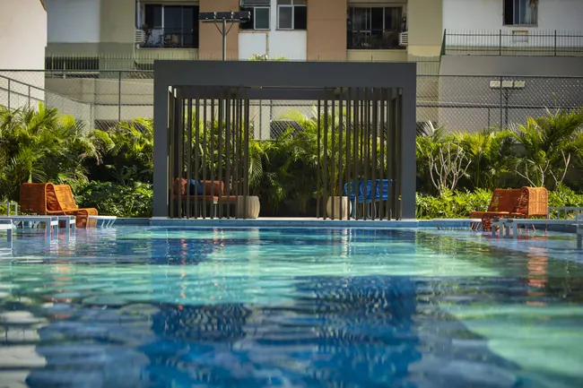 Piscina e deck molhado — Atmosfera Condominium Park · Condomínio pronto