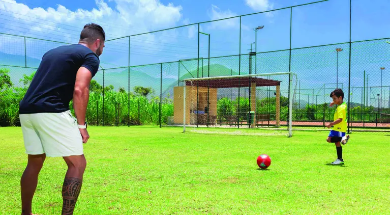 Campo de futebol gramado do Lake Park Club