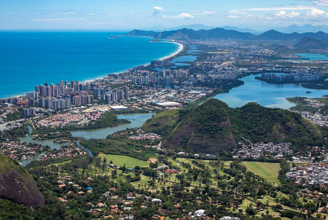 Foto aérea da região da Barra da Tijuca, do book de apresentação