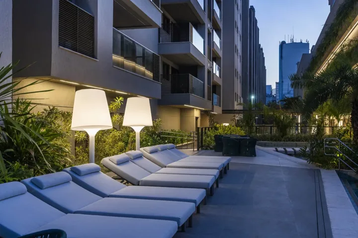 Iconyc by YOO — Piscina