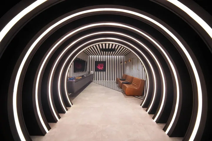 Iconyc by YOO — Lazer