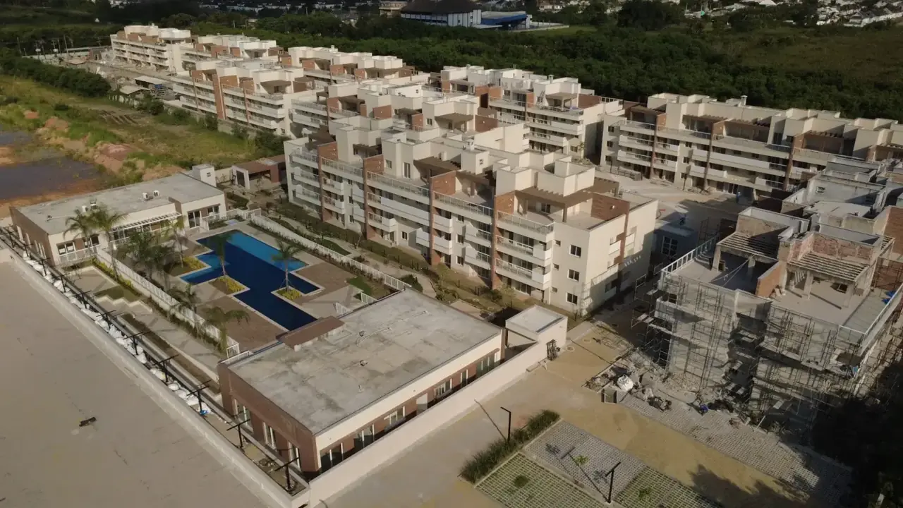 Vista aérea real dos blocos residenciais do Palms