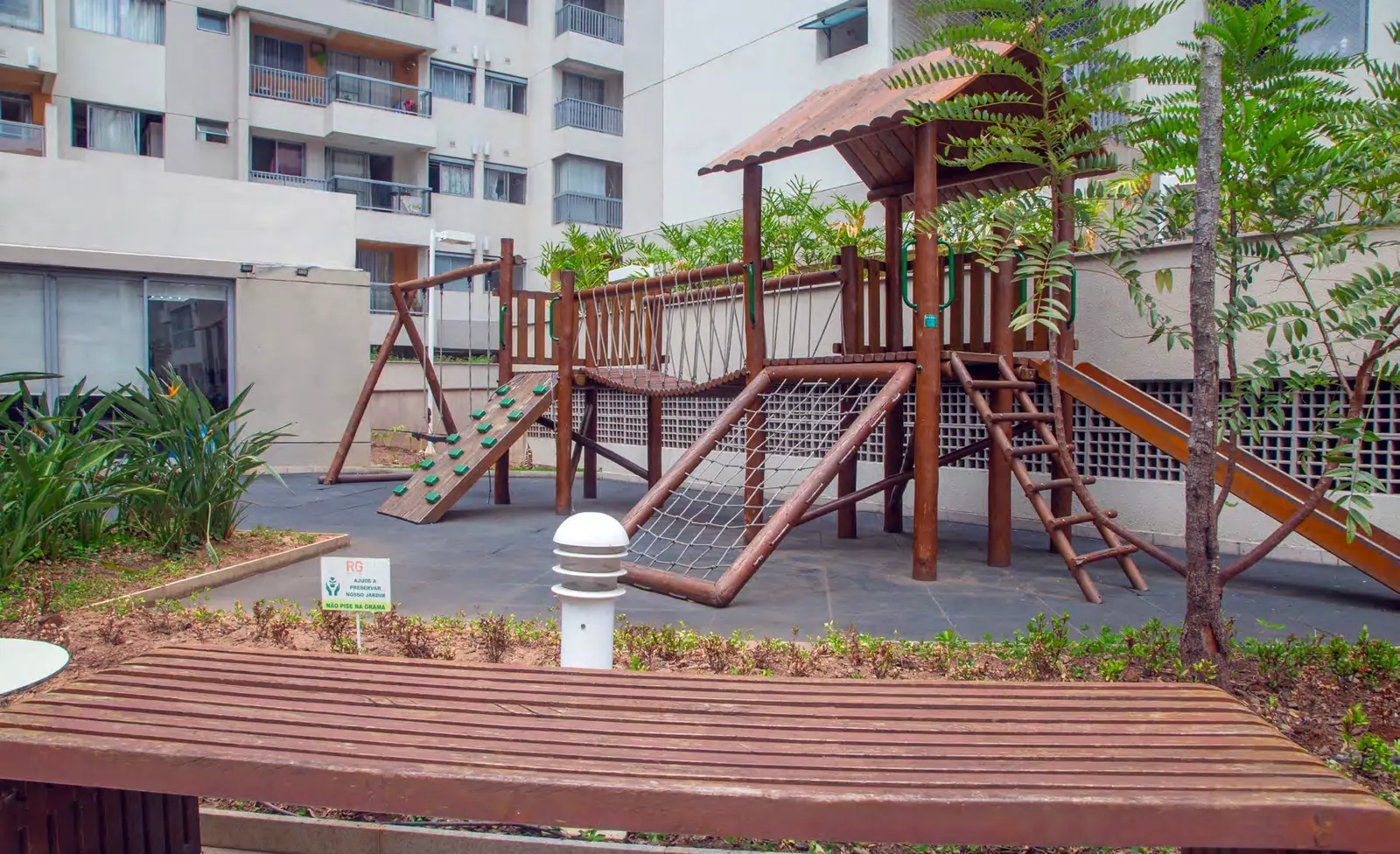 Imagem real do playground do RG Personal Residences