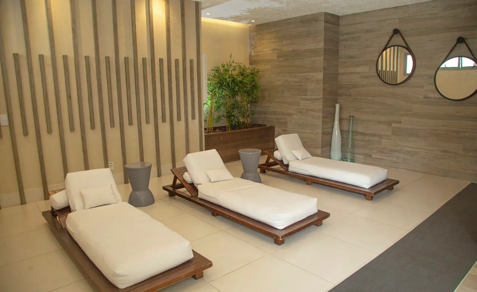 Imagem real do spa com sauna do RG Personal Residences
