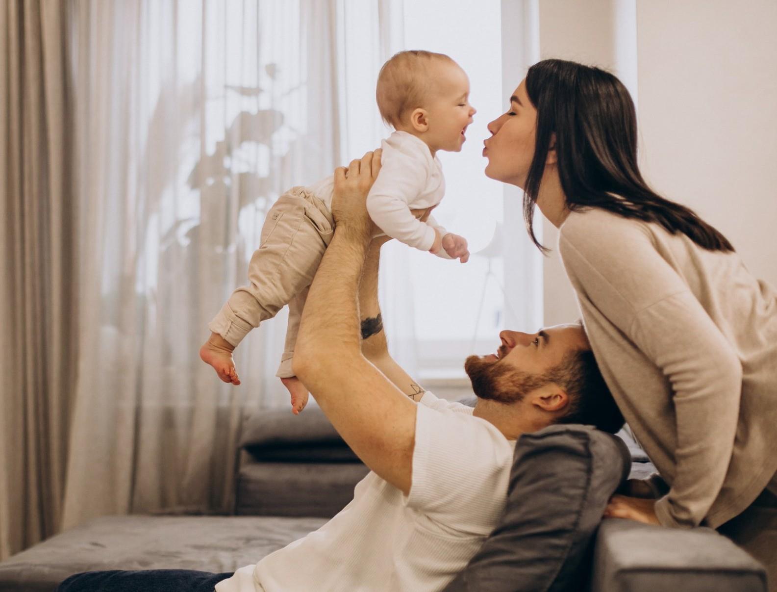 Família reunida em casa, inspiração do Villa Blanca III Residence